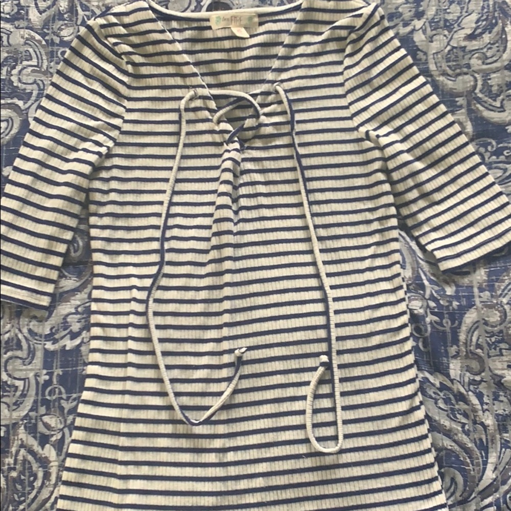 Stretchy Lace up V-neck Shirt